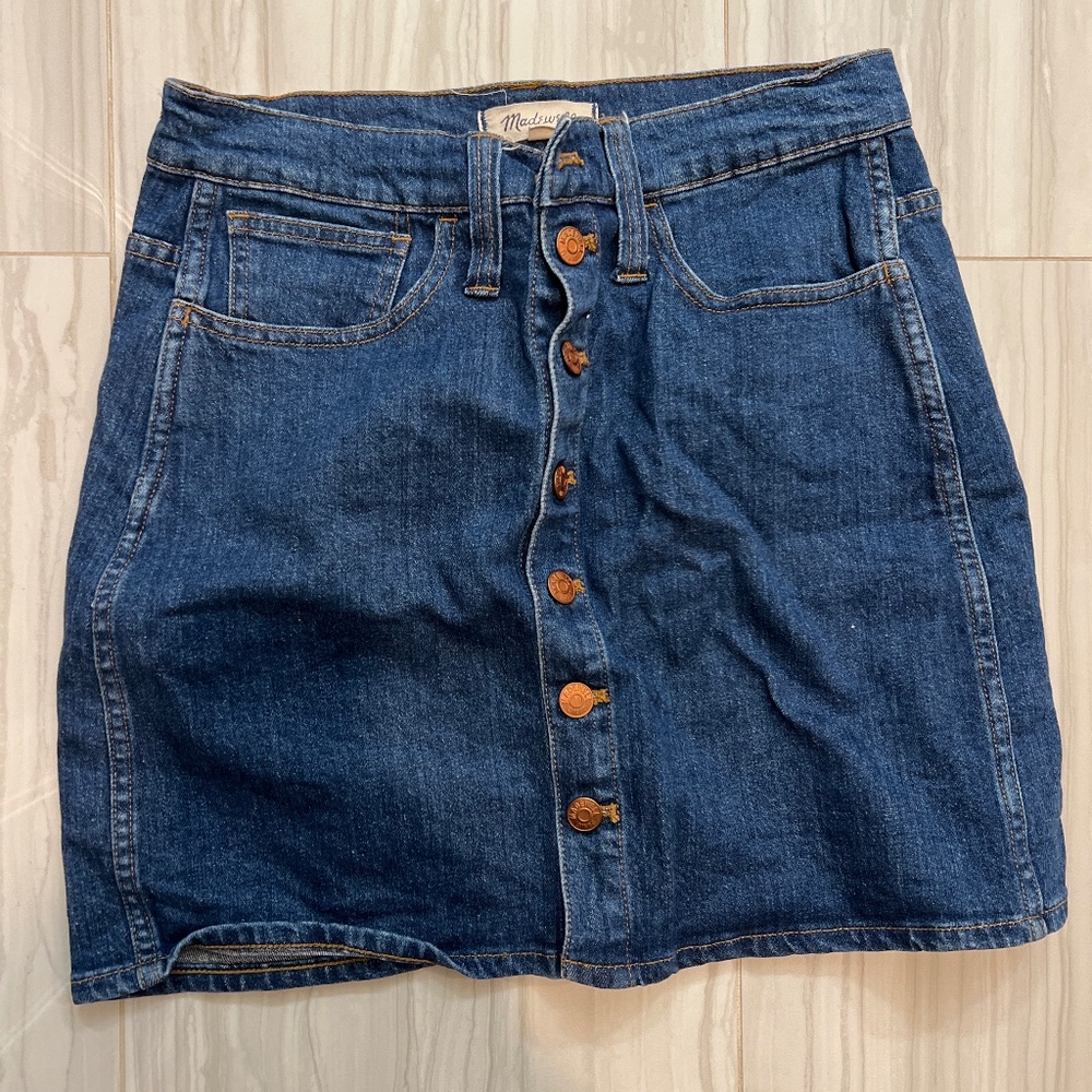 Madewell button front denim mini skirt, size 27